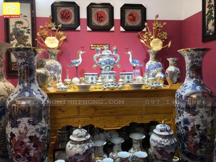 Không gian trưng bày gốm sứ Bát Tràng tại Minh Phong - Ảnh 1