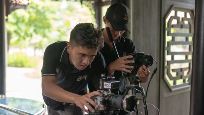 Hình ảnh đội ngũ sáng tạo TP Media làm việc