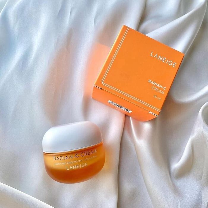 Hình ảnh thực tế kem dưỡng Laneige Radian-C Cream