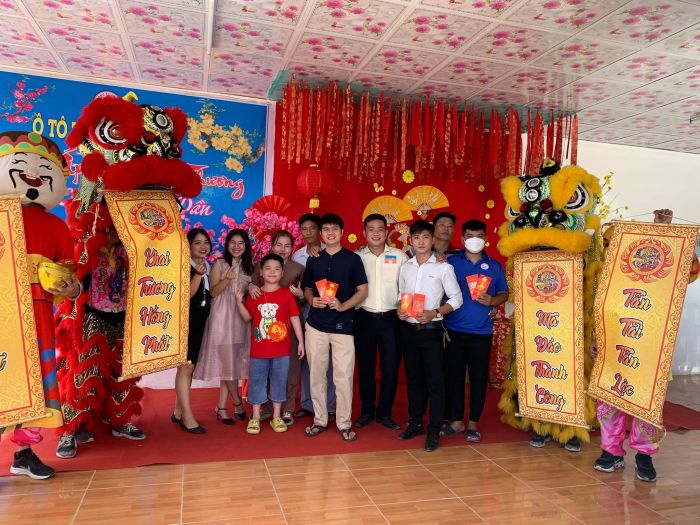Khoảnh khắc ấn tượng từ Đoàn Lân Sư Rồng Long Tiến Đường - Nghệ thuật truyền thống được tái hiện sống động qua từng bước múa.