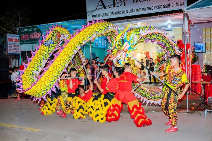Khoảnh khắc ấn tượng từ màn biểu diễn của Đoàn Nghệ Thuật Lân Sư Rồng Chánh Nghĩa Đường