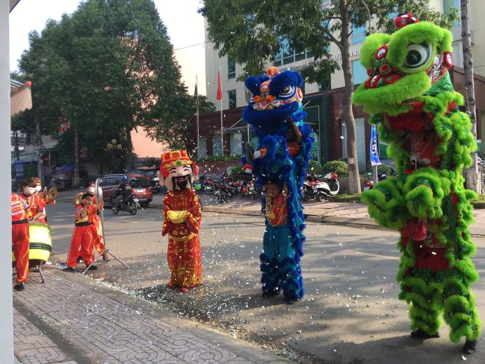 Đoàn Lân Sư Rồng Tân Dương - Vĩnh Long qua ống kính: Sự kết hợp hoàn hảo giữa truyền thống và hiện đại.