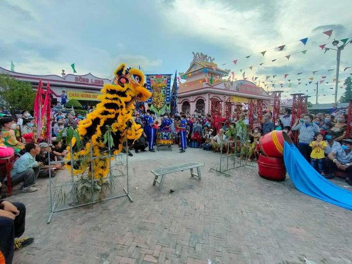 Những màn biểu diễn ấn tượng từ Đoàn Lân Sư Rồng Quang Long