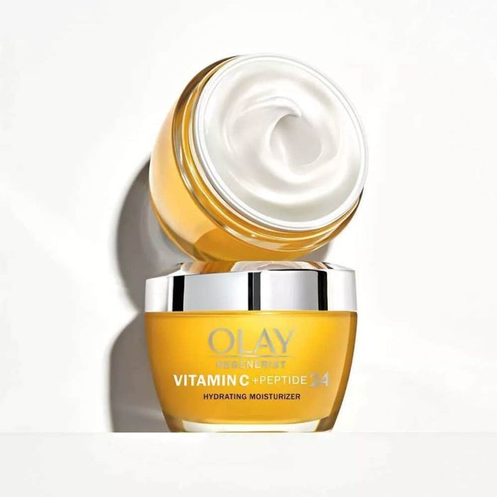 Bộ sưu tập hình ảnh kem dưỡng Olay Regenerist Vitamin C+ Peptide 24