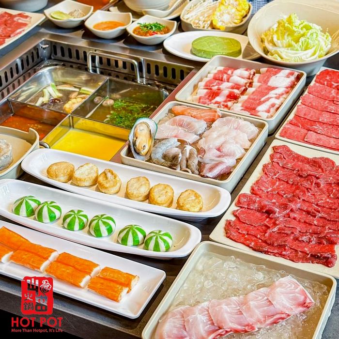 48 HOT POT - Bữa tiệc thịt và hải sản thượng hạng