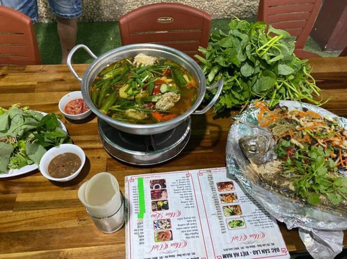 Những món ngon đặc trưng tại Lào Việt Quán - Ảnh 2