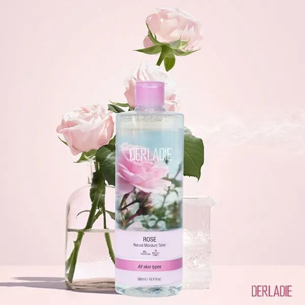 Ảnh minh họa 1 - Derladie Natural Moisture Toner: Tinh chất hoa hồng thuần khiết cho làn da sạch mụn, lỗ chân lông se khít