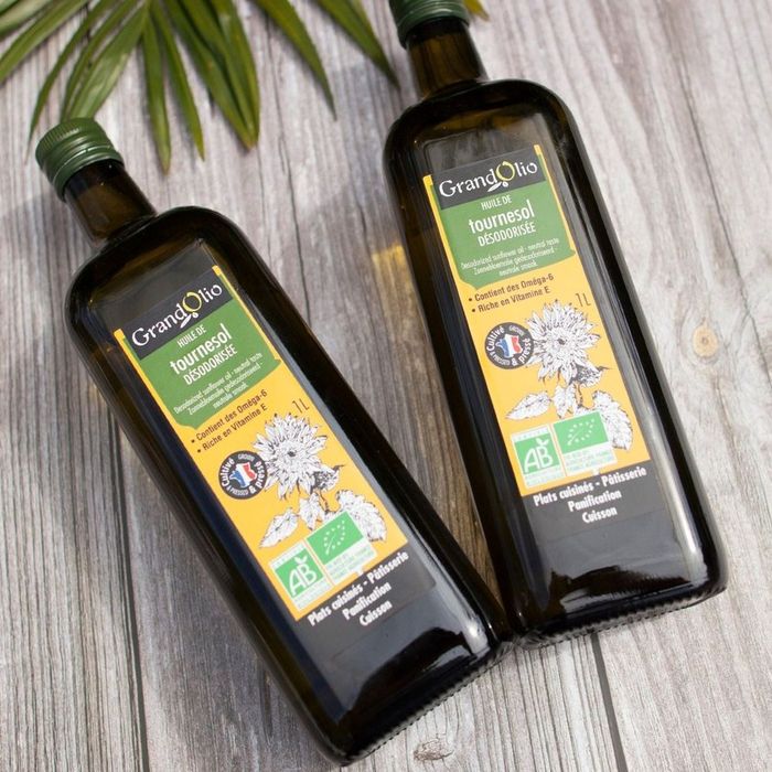 Hình ảnh dầu hướng dương Grand Olio cao cấp trong chai thủy tinh