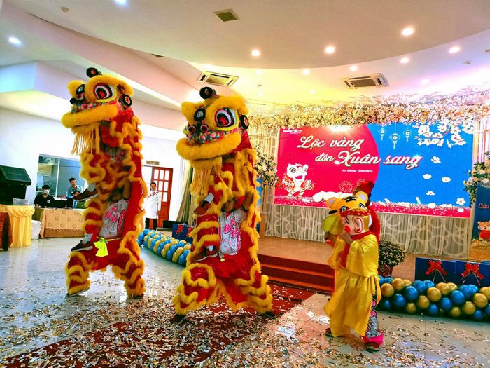 Khoảnh khắc ấn tượng của Đoàn nghệ thuật Lân Sư Rồng Thành Sư Lâm qua góc máy nghệ thuật