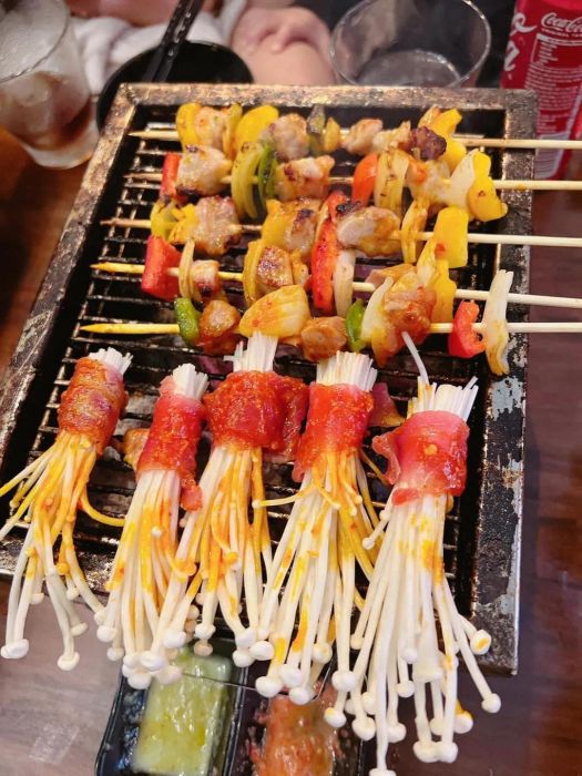 Những món nướng thơm ngon được trình bày hấp dẫn tại Tiệm Nướng Ray - Ảnh 2