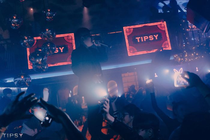 Góc bar sang trọng với những ly cocktail nghệ thuật tại TIPSY