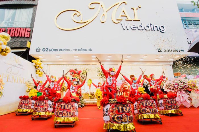 Đoàn lân sư rồng Tứ Câu tỏa sáng với màn trình diễn ngoạn mục