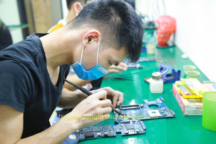 Hình ảnh thực tế tại Trường Dạy Nghề Bách Khoa - Không gian học tập hiện đại