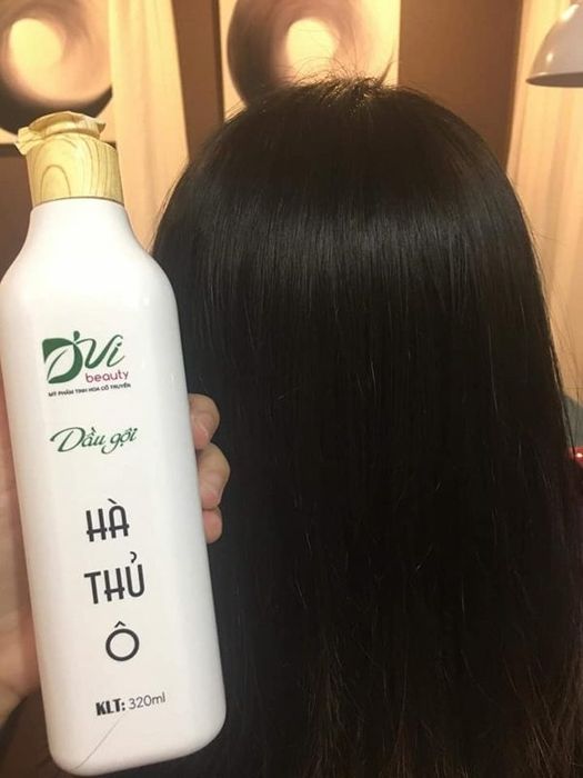 Hình ảnh chân thực dầu gội Hà Thủ Ô D'Vi Beauty - Sản phẩm chính hãng