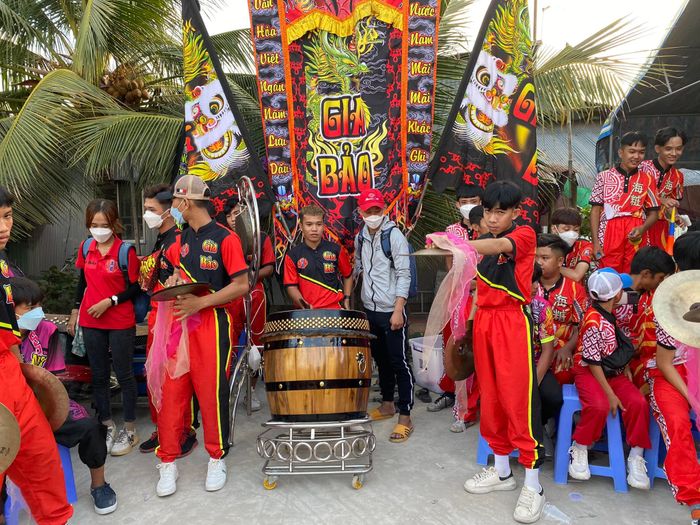 Khoảnh khắc biểu diễn ấn tượng của Đoàn Lân Sư Rồng Gia Bảo
