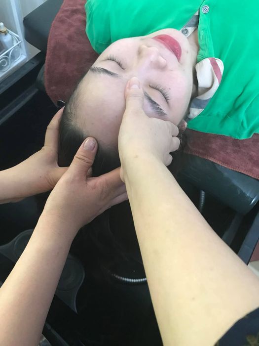 Trải nghiệm gội đầu dưỡng sinh thảo dược tại Thanh Xuân Healthy & Spa
