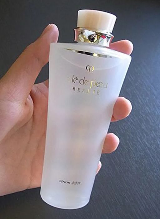 Bộ sưu tập hình ảnh Cle de Peau Beaute Clarifying Serum - Tinh chất vàng cho làn da rạng ngời