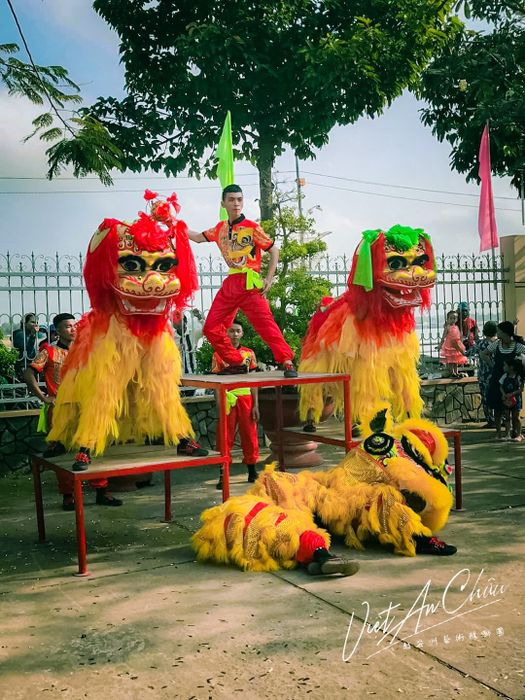 Khoảnh khắc ấn tượng của Đoàn Lân Sư Rồng Việt An Châu