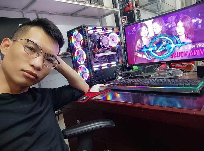 Không gian trưng bày sản phẩm tại Hải Nam Computer