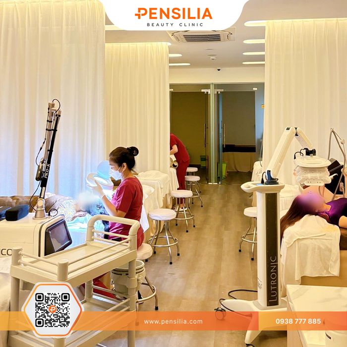 Hệ thống máy móc hiện đại tại Pensilia