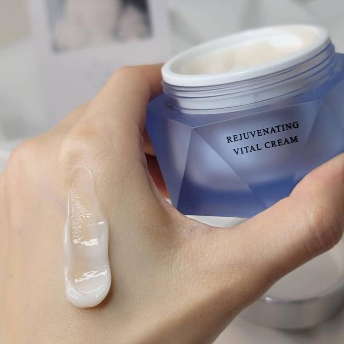 Hình ảnh thực tế Banobagi Rejuvenating Cream - Tinh hoa làm đẹp từ Hàn Quốc