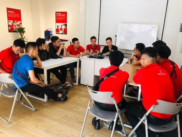 Hình ảnh lớp học thực hành tại Điện Thoại Vui - Không gian học tập lý tưởng
