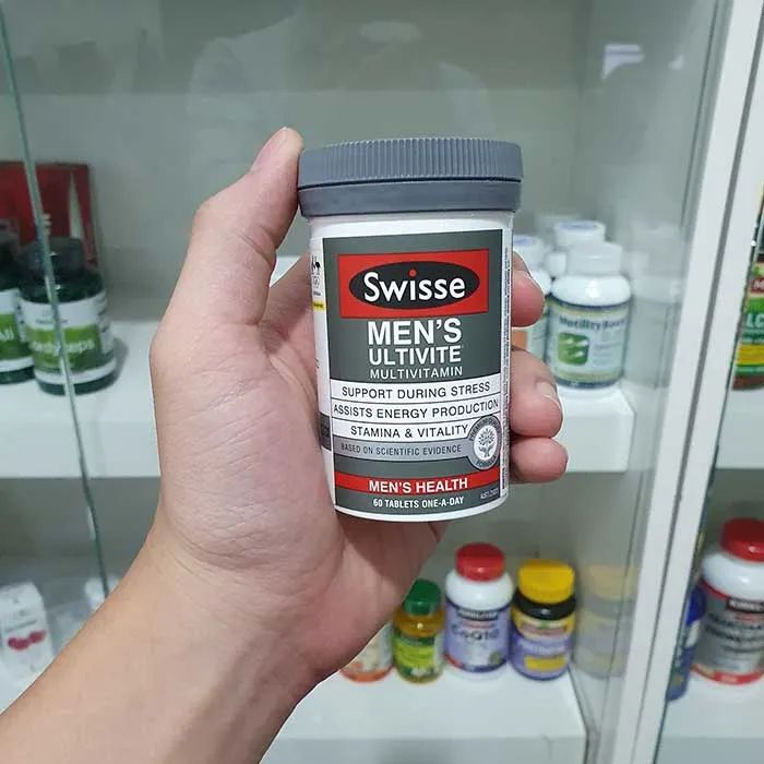 Swisse Men’s 50+ Ultivite F1 - Bộ ảnh minh họa chân thực sản phẩm vitamin tổng hợp