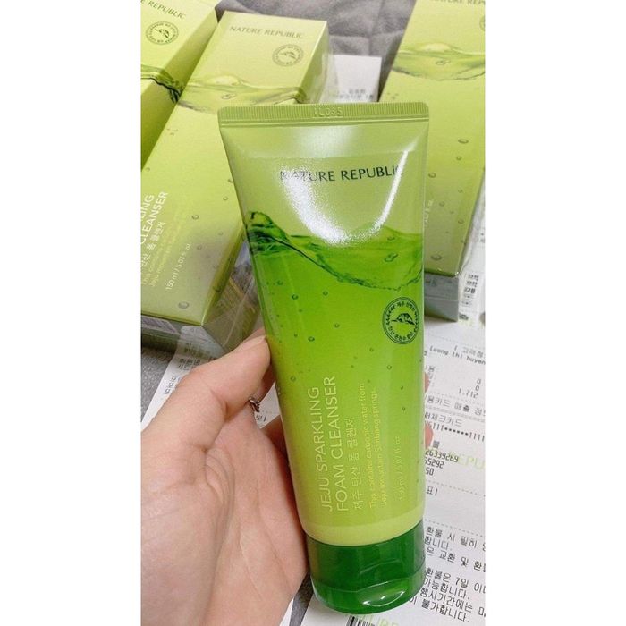 Hình ảnh thực tế sữa rửa mặt bùn khoáng Nature Republic Jeju Sparkling Mud Foam Cleanser