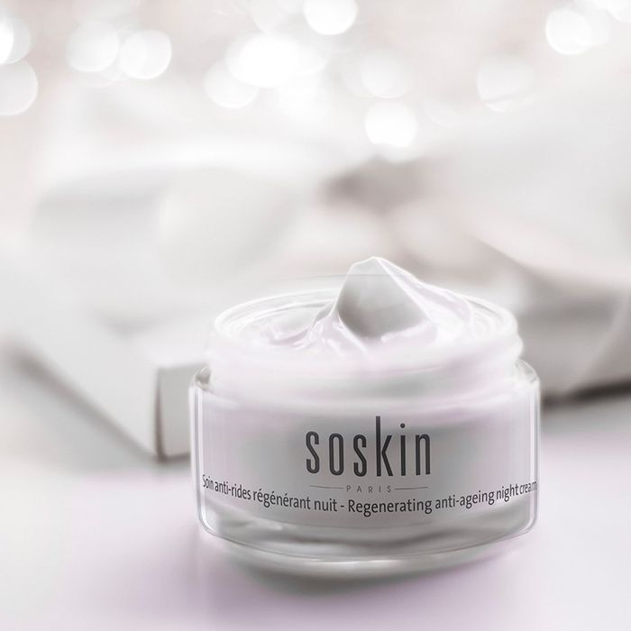 Kem chống lão hóa đêm Soskin Regenerating Anti-ageing Night Cream - Ảnh 2 minh họa vẻ đẹp tinh tế cùng kết cấu mịn màng quyến rũ.