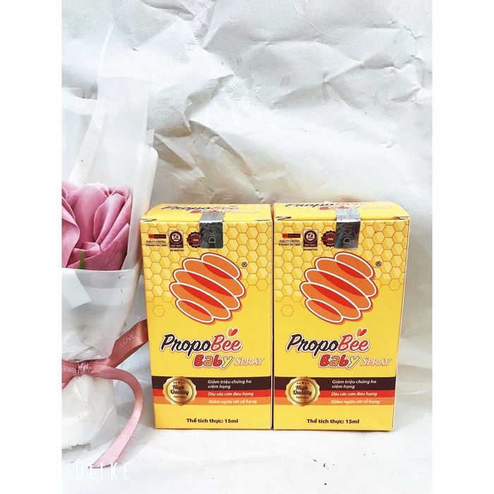 Hình ảnh chính hãng xịt họng keo ong PropoBee - thiết kế sang trọng