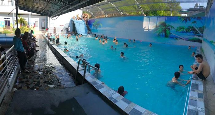 Hình ảnh Bể Bơi Tân Thanh 1