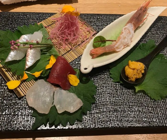 Góc quầy bar ấn tượng tại Hinode Izakaya