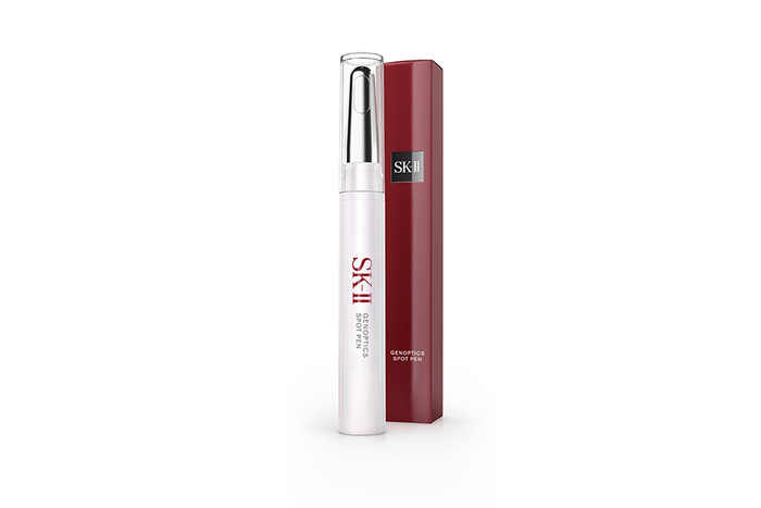 Hình ảnh thực tế bút trị nám SK-II Genoptics - Dễ dàng sử dụng mọi lúc mọi nơi