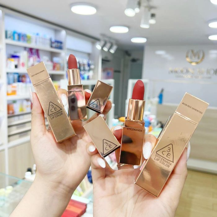 Moon Shop - Không gian mua sắm sang trọng và đầy cảm hứng