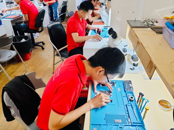 Khám phá thế giới công nghệ sống động qua loạt ảnh độc đáo từ Điện Thoại Vui.