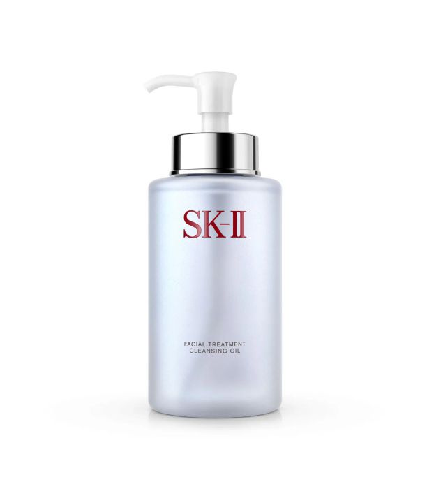 Dầu Tẩy Trang SK-II Facial Treatment Cleansing Oil - Khoảnh khắc thăng hoa khi công thức làm sạch thông minh chuyển hóa từ dầu sang sữa dịu nhẹ, mang đến cảm giác thanh khiết như sương mai cho làn da.