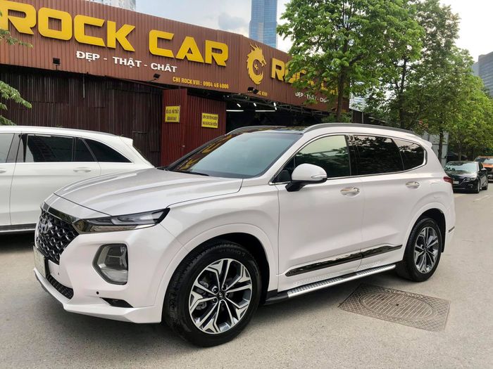 Không gian hiện đại và chuyên nghiệp tại ROCK CAR