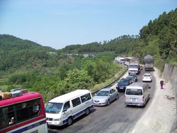 Nghệ thuật lái xe văn minh: bình tĩnh và tôn trọng luật giao thông ảnh 1