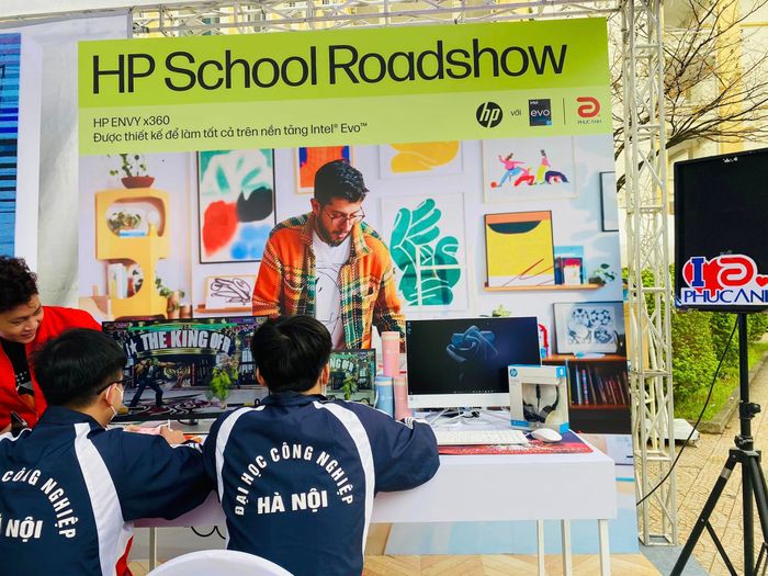 Hình ảnh showroom Phúc Anh Smart World
