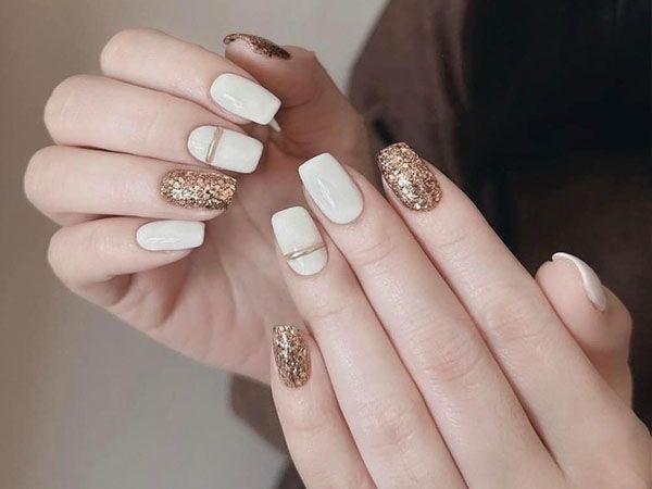 Học viên thực hành kỹ thuật nail chuyên nghiệp