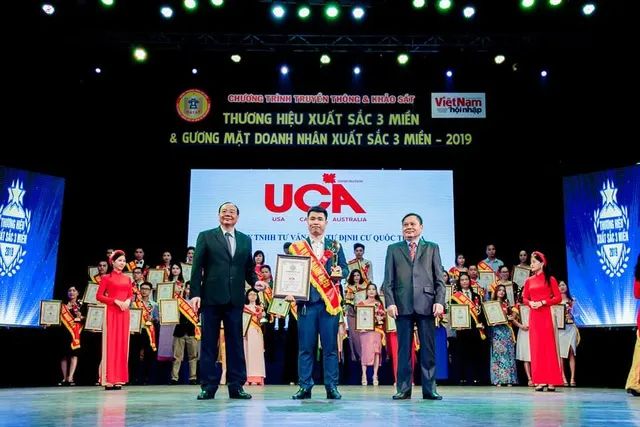 UCA Immigration - Hình ảnh thứ hai minh họa quy trình làm việc chuyên nghiệp và hệ thống đối tác toàn cầu