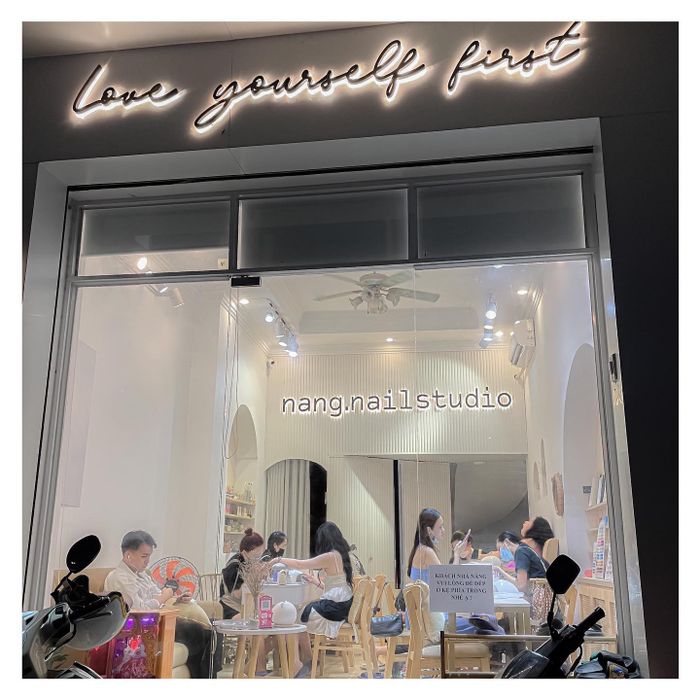 Hình ảnh thực tế lớp học tại Nắng Nail Studio
