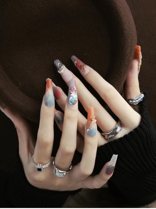 Học viên thực hành kỹ thuật nail cao cấp tại Chang Nails Beauty