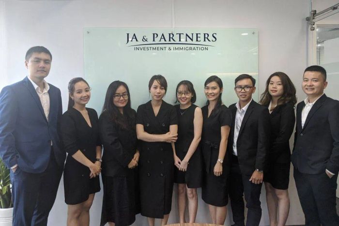 JA & Partners - Hình ảnh thứ hai minh họa quy trình làm việc chuyên nghiệp và hệ thống đối tác toàn cầu