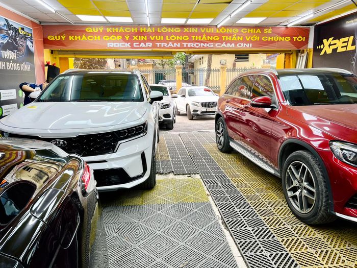 Không gian làm việc chuyên nghiệp tại ROCK CAR