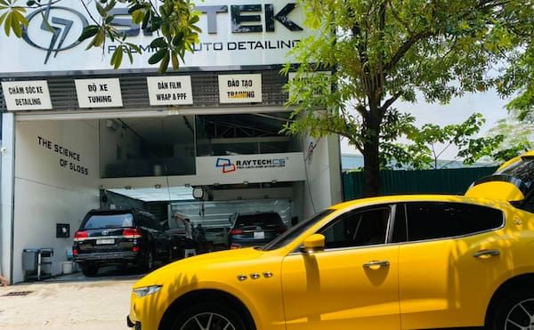 Không gian làm việc chuyên nghiệp tại Shitek Auto Detailing