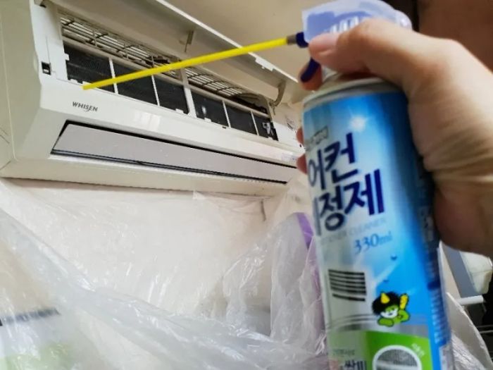 Hình ảnh xịt vệ sinh máy lạnh Sandokkaebi 2