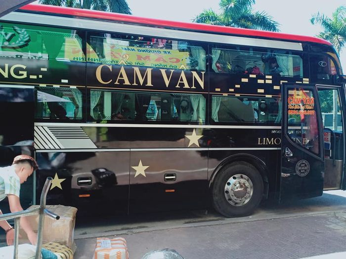 Hành khách trải nghiệm dịch vụ trên xe Cẩm Vân