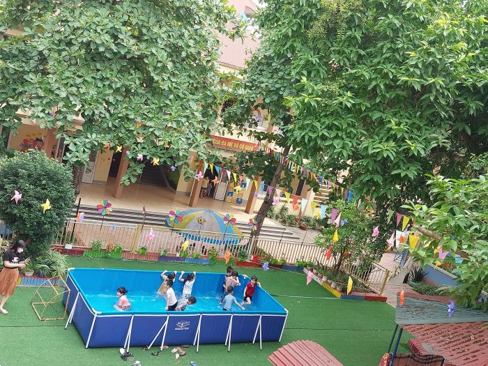 Khoảnh khắc đáng yêu trong lớp học Trường Mầm Non Hoa Mai - Nơi ươm mầm tương lai