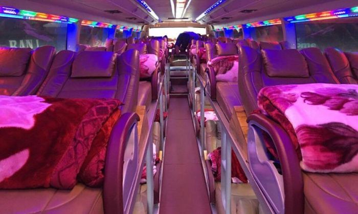 Hành khách trải nghiệm dịch vụ xe Phi Hiệp